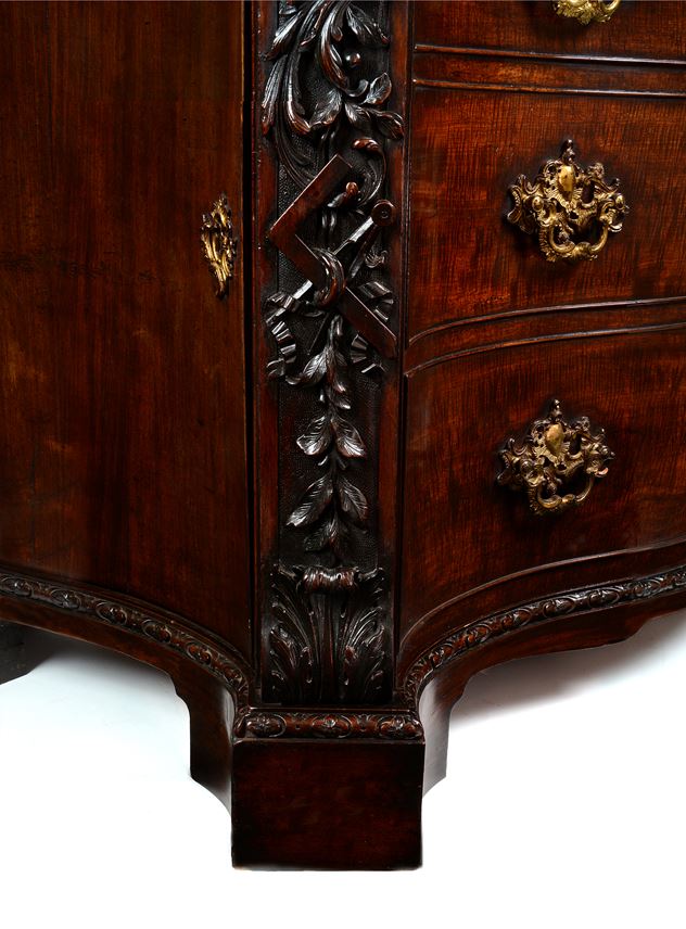 A highly important pair of serpentine fronted mahogany commodes | MasterArt